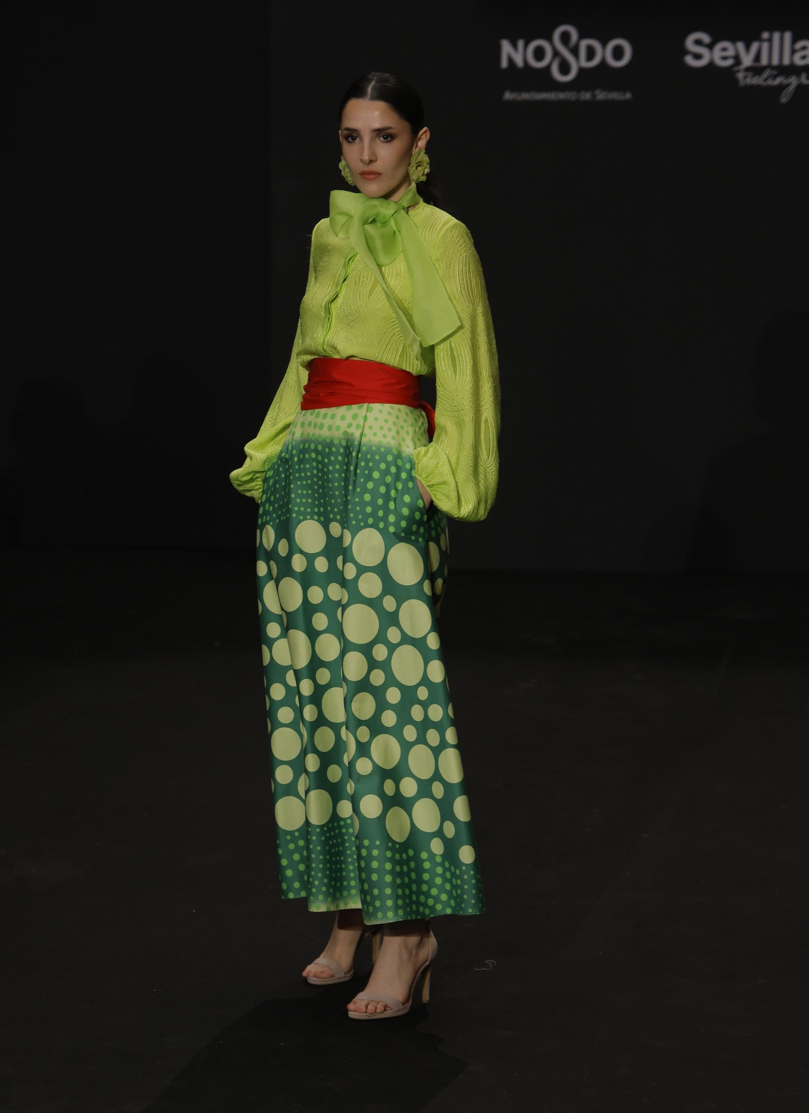 Emprende Lunares, el desfile de moda flamenca de DN Flamenca, que anticipa la Feria de Abril: todas las fotos.