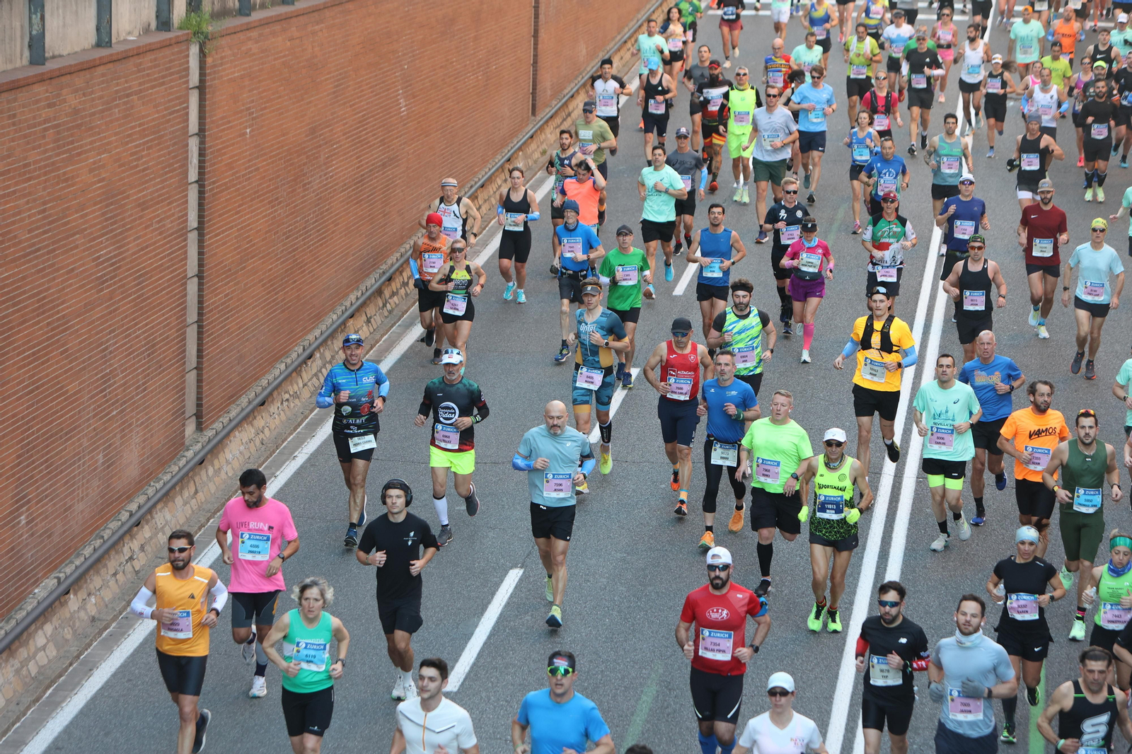 Búscate en la Zurich maratón de Sevilla