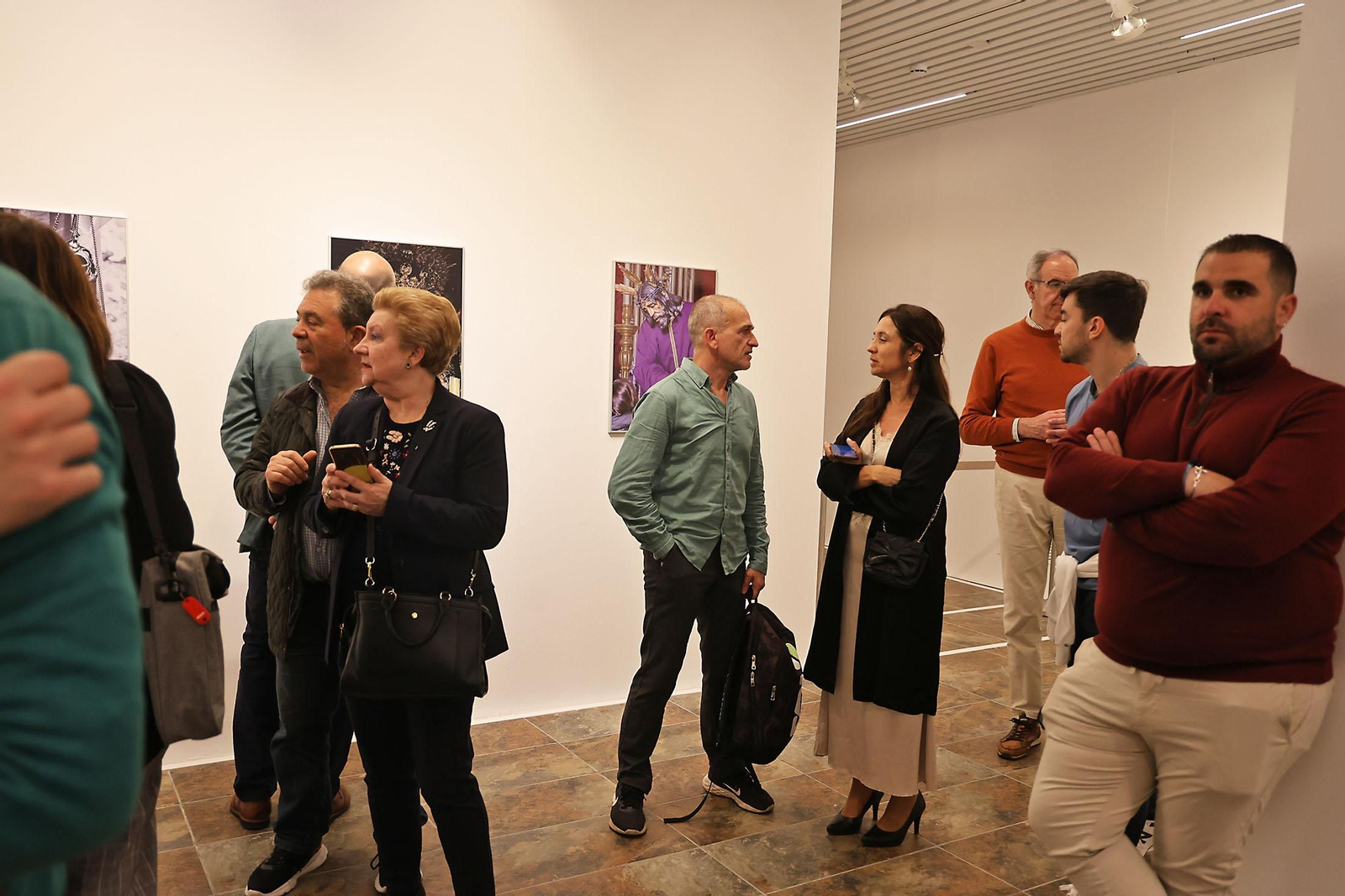 Inauguración de la Exposición de fotografías Huelva, provincia cofrade de Huelva Información en la Diputación de Huelva