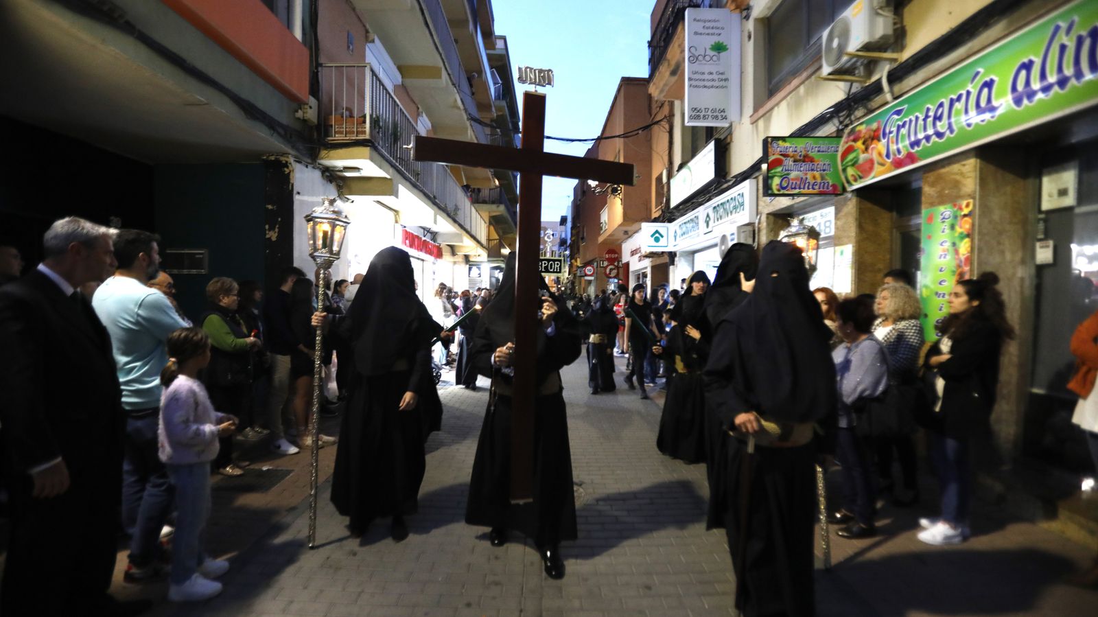 Fotos del Lunes Santo en La Línea: Cristo de la Esperanza y María Santísima de la Concepción (Silencio)
