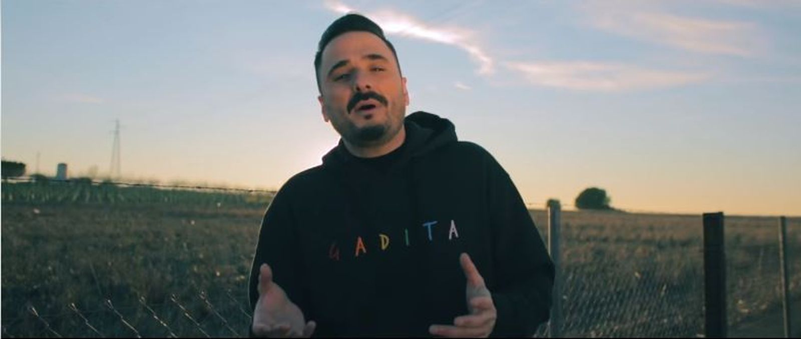 Riki Rivera, en el videoclip de Gadita