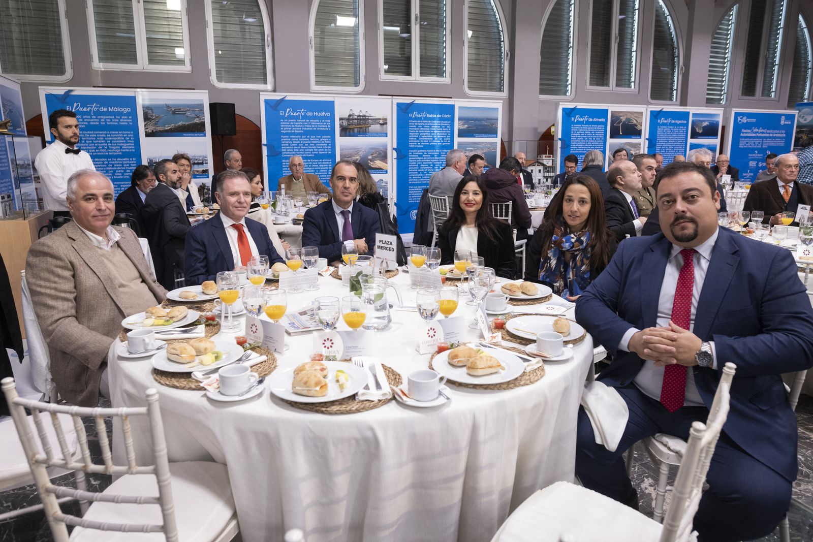 Imágenes de las mesas de invitados al Foro Joly Andalucía