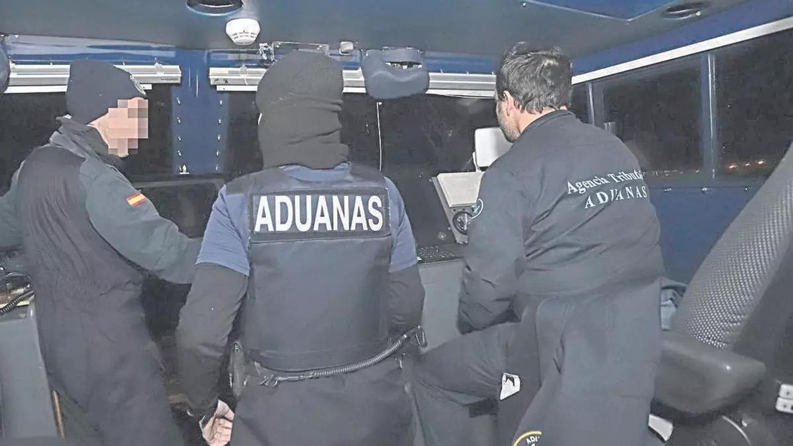 Miembros del Servicio de Vigilancia Aduanera en el Estrecho
