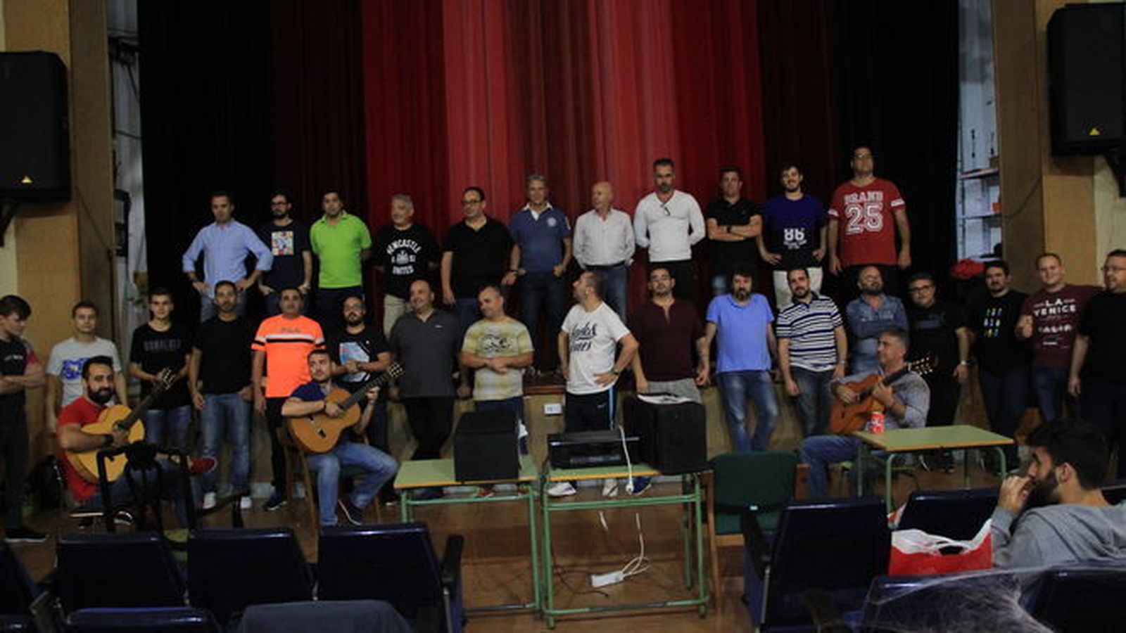 Un ensayo del coro de Julio Pardo 'Don Taratachín'.