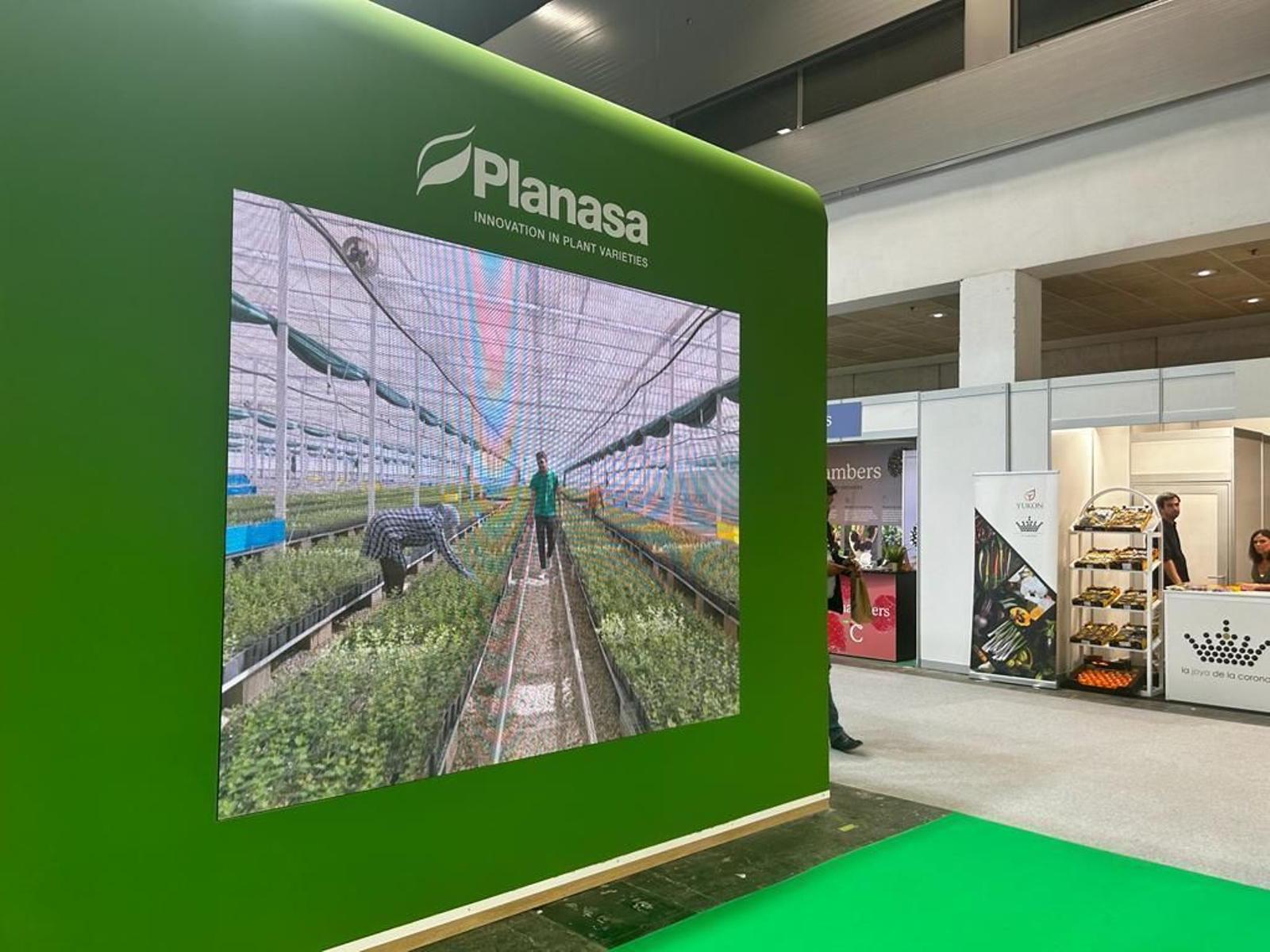 La presencia de Huelva en el primer día de Fruit Atracttion, en imágenes