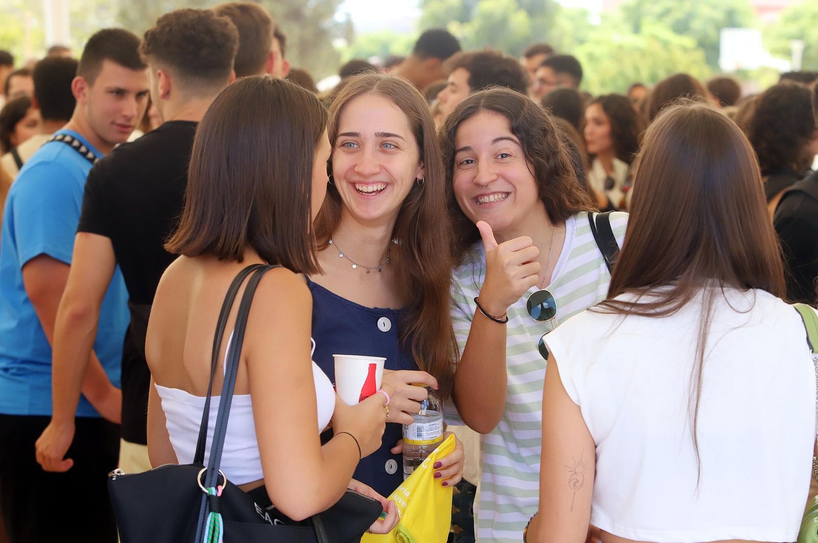 Imágenes de la bienvenida a los nuevos estudiantes de la Universidad de ...