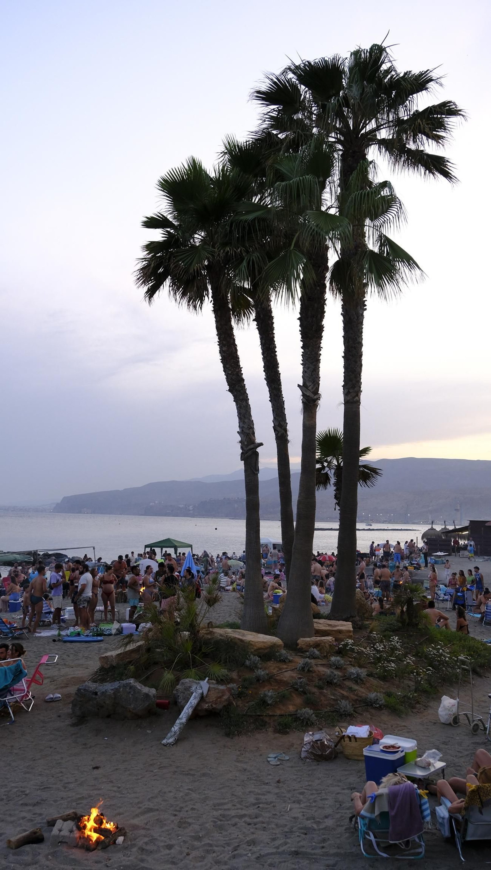 La Noche de San Juan en Almería, en imágenes