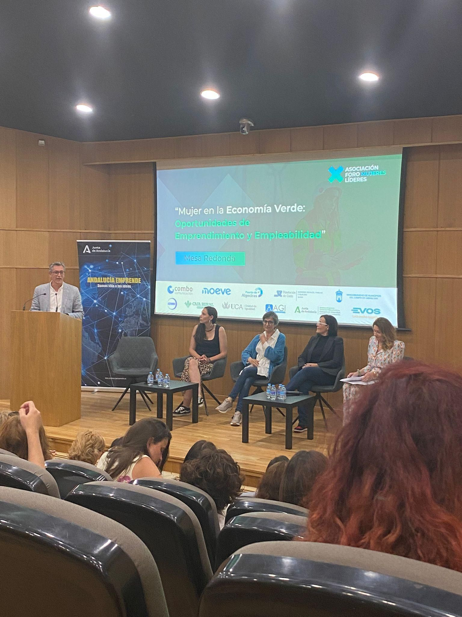 La mesa redonda del Foro. La mesa redonda del Foro.