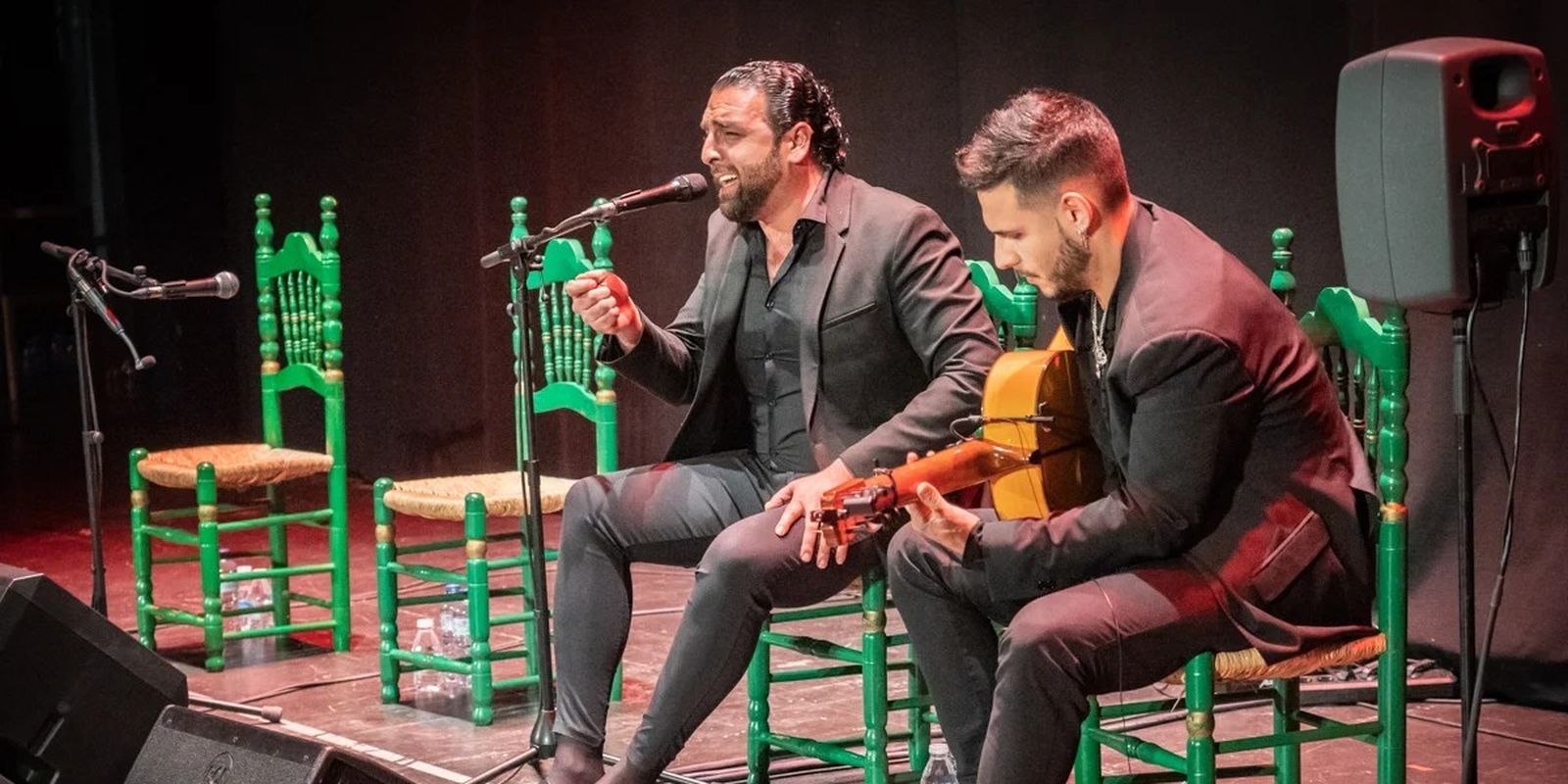 Antonio Heredia acompañado con la guitarra de Antonio de Quero.