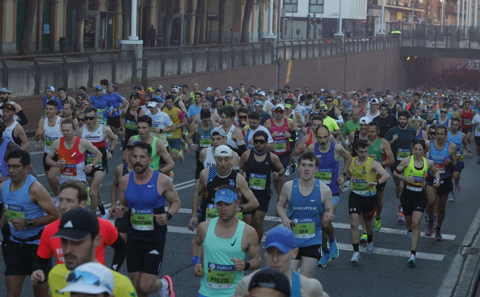 Búscate en el Zurich Maratón de Sevilla 2025