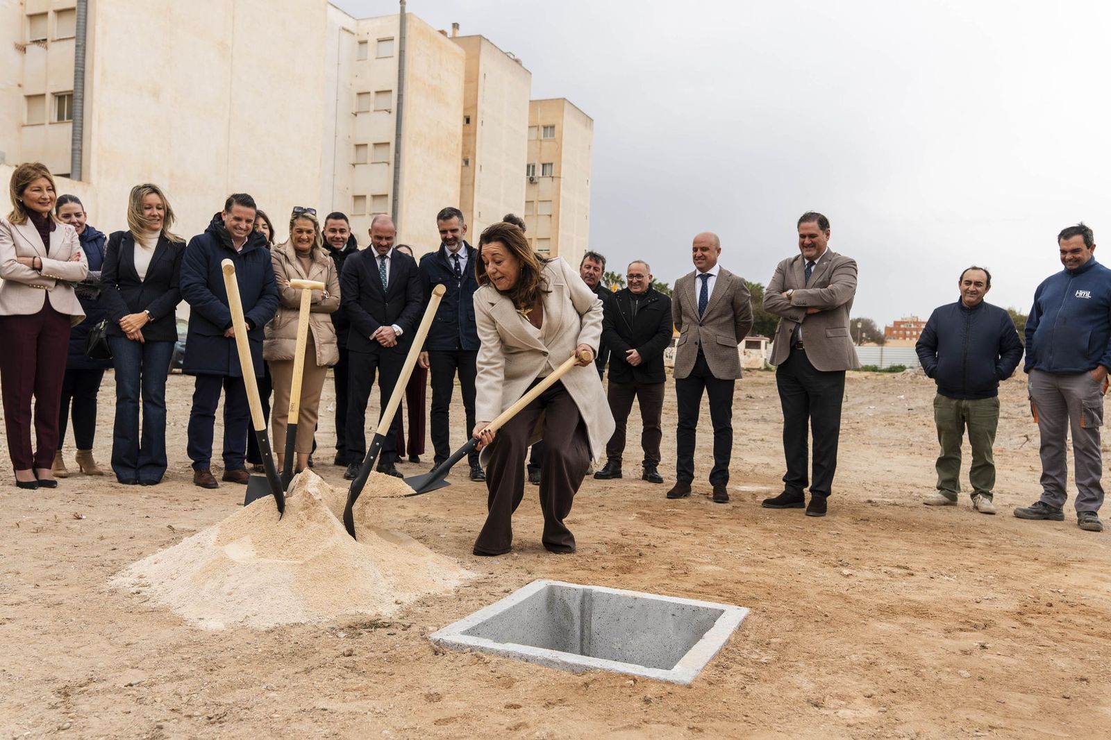 Las mejores imágenes de la colocación de la primera piedra del nuevo IES Las Marinas de Roquetas