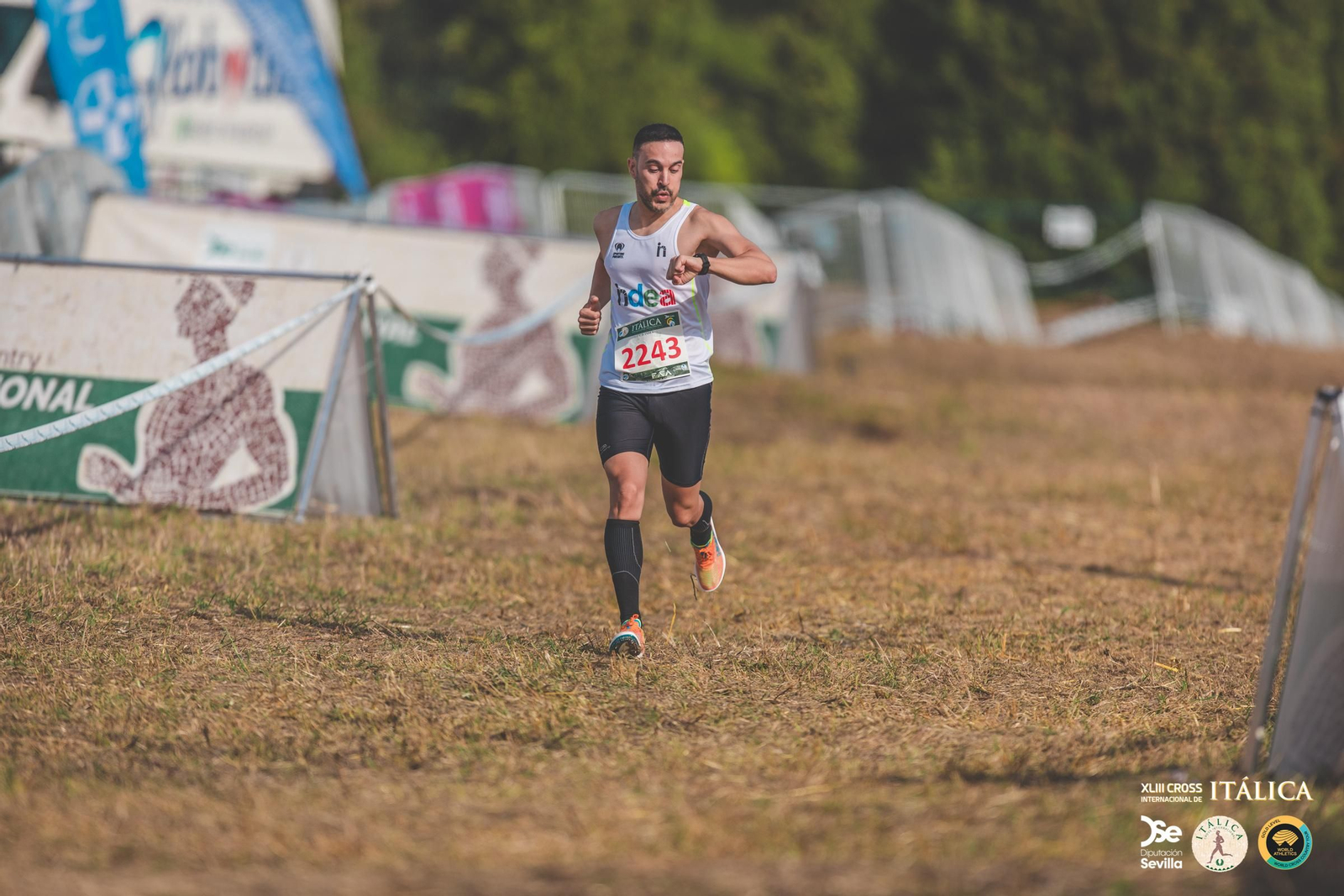 Búscate en las fotos del Cross de Itálica 2025 | 3