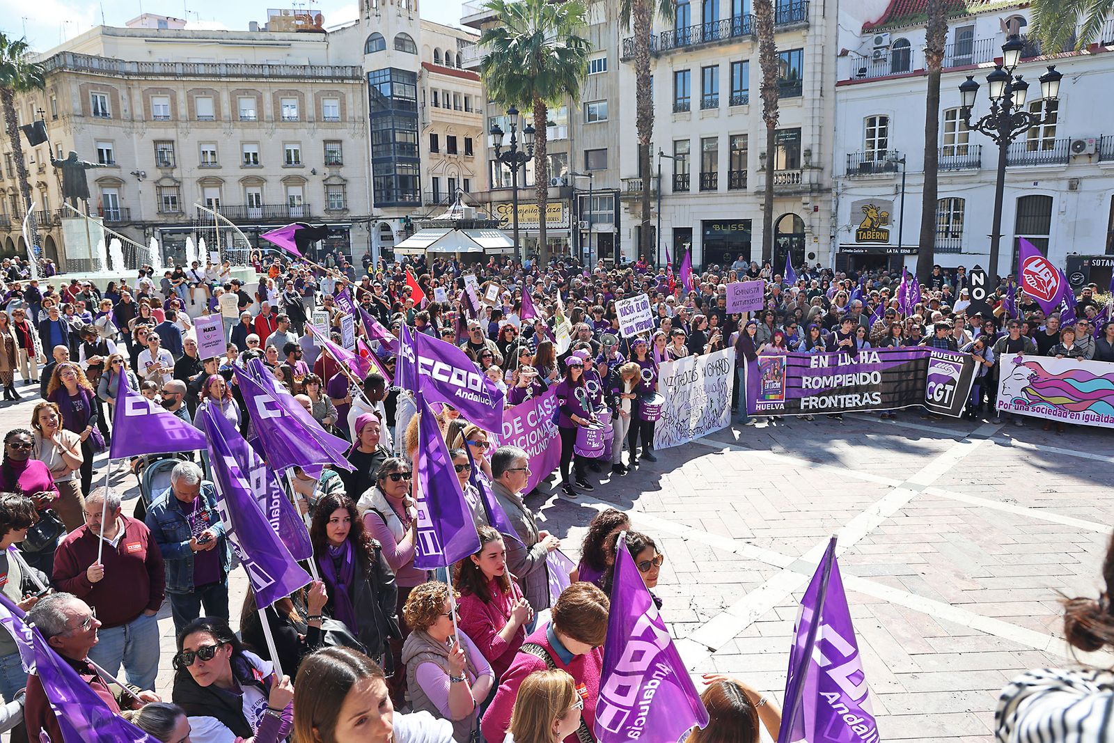 8M: Las fotografías de la manifestación del Día de la Mujer