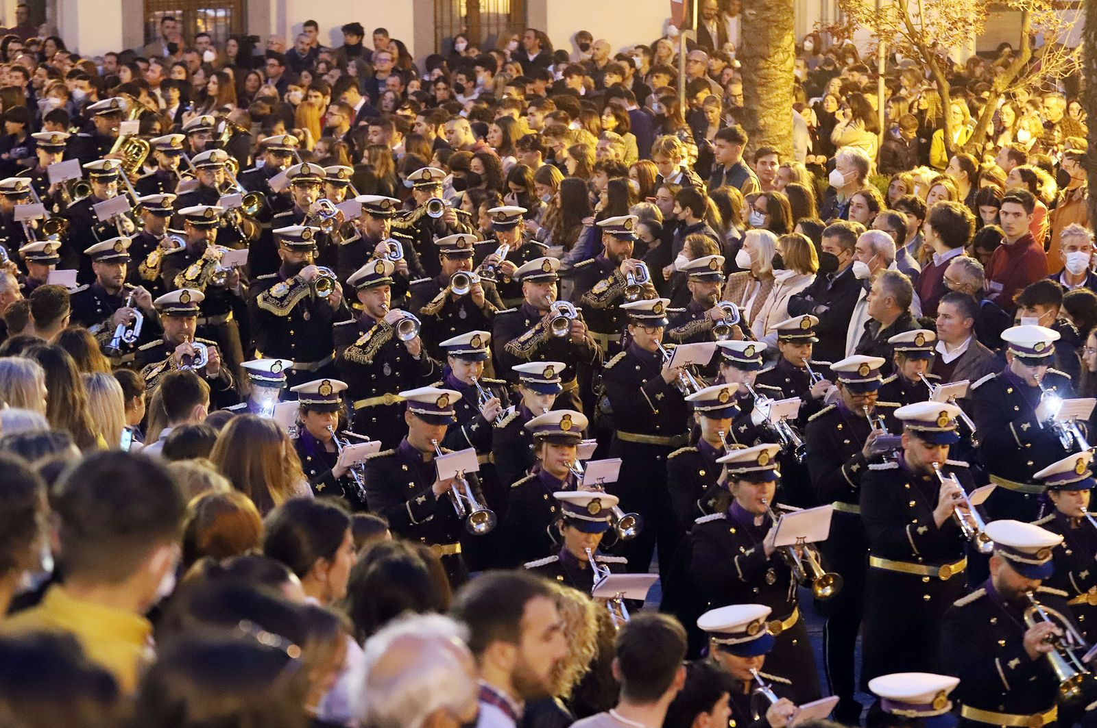 Imágenes de Pasión en su procesión por Huelva