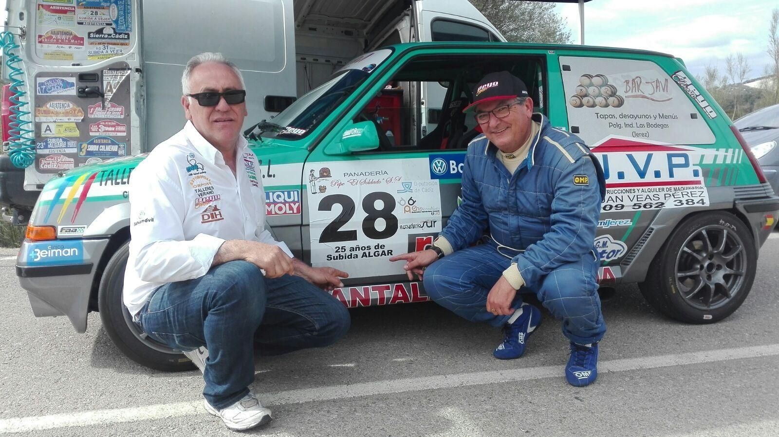 Amador Jaén, con su amigo y preparador Alberto García en la Subida a Algar de hace dos años.