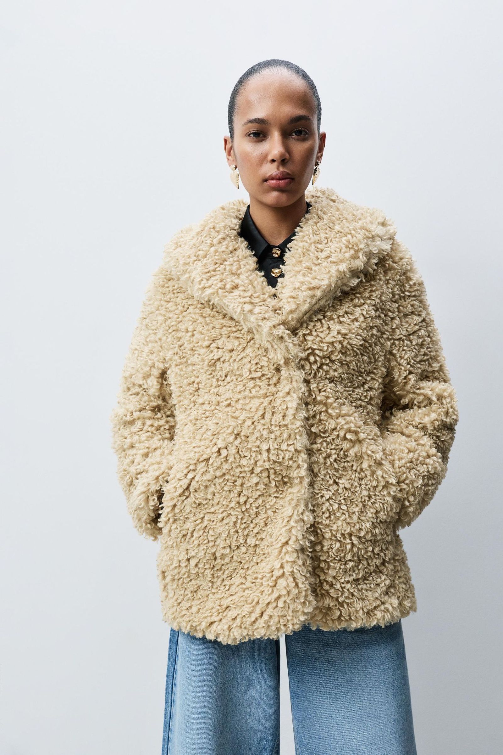 Abrigo de pelo de Lefties.