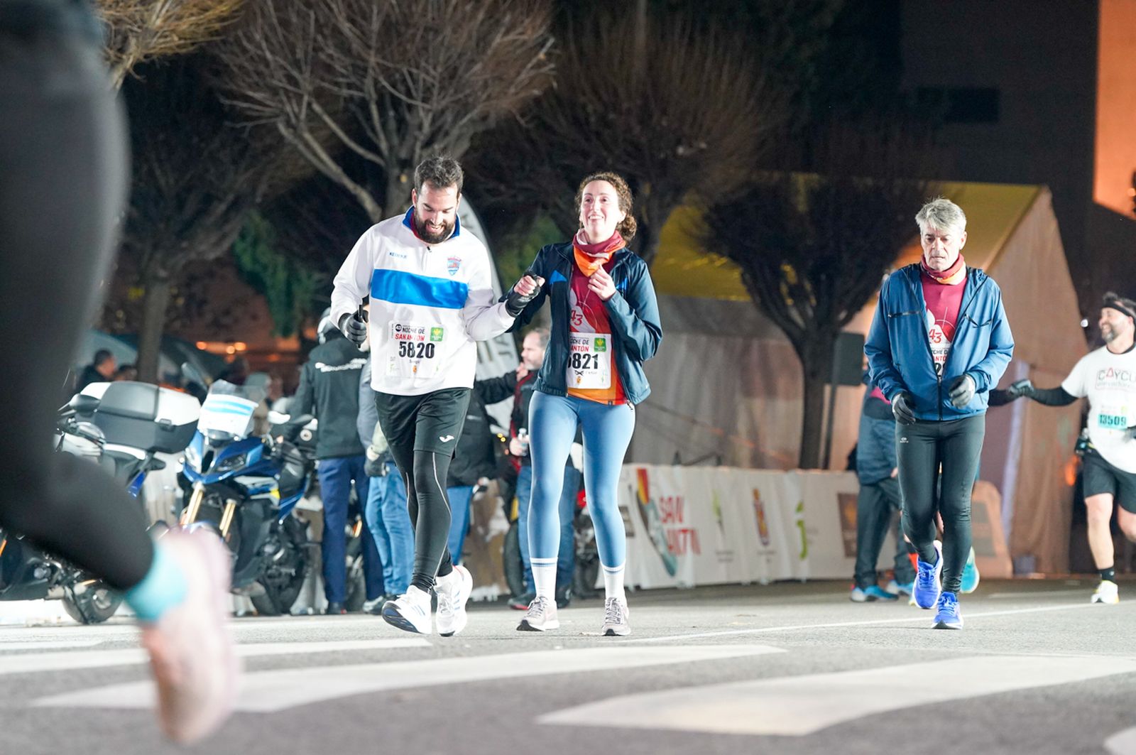 En imágenes: búscate en tu llegada a meta de la Carrera de San Antón 2026 (4)