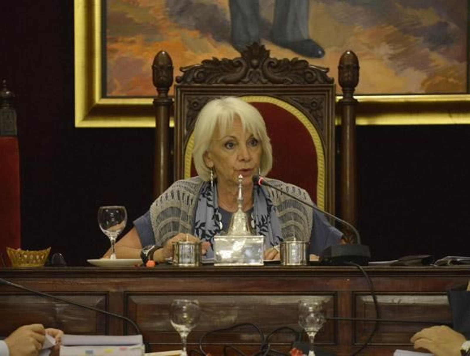 Teófila Martínez cree que Cádiz "merece una explicación" por la Zona Franca de Sevilla