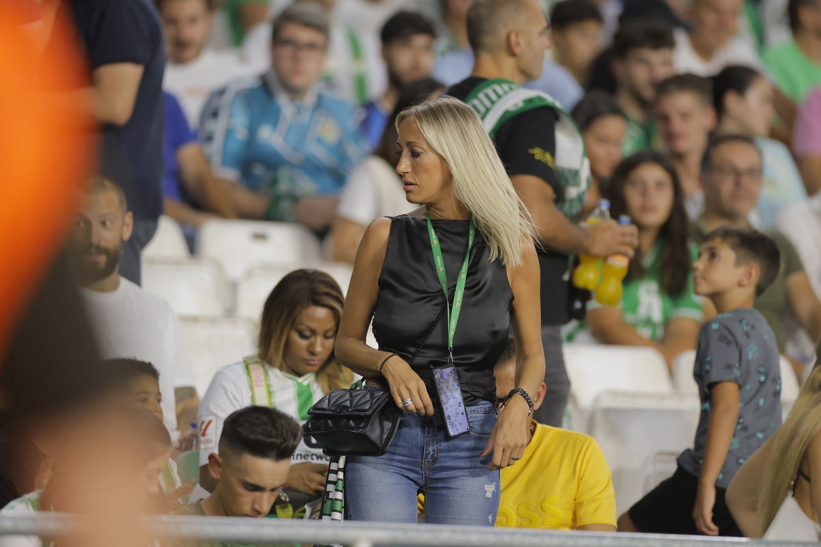 Búscate en las fotos del Betis-Valencia
