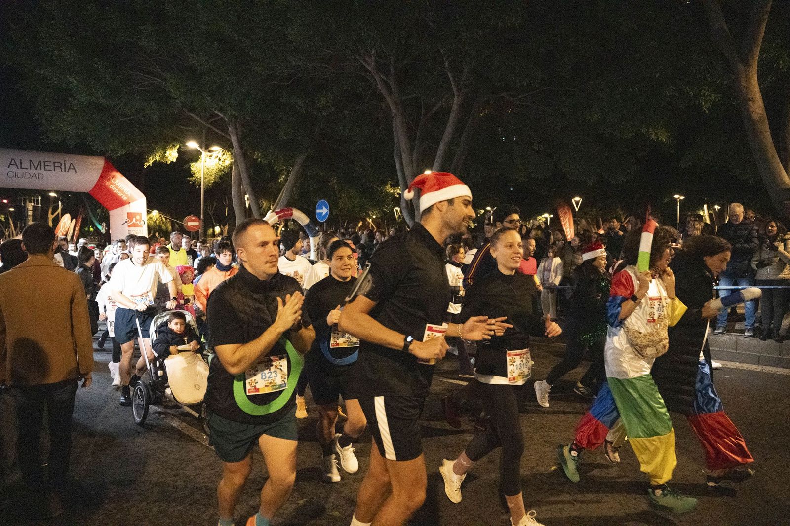Almería corre y celebra su memoria olímpica en una San Silvestre de récord