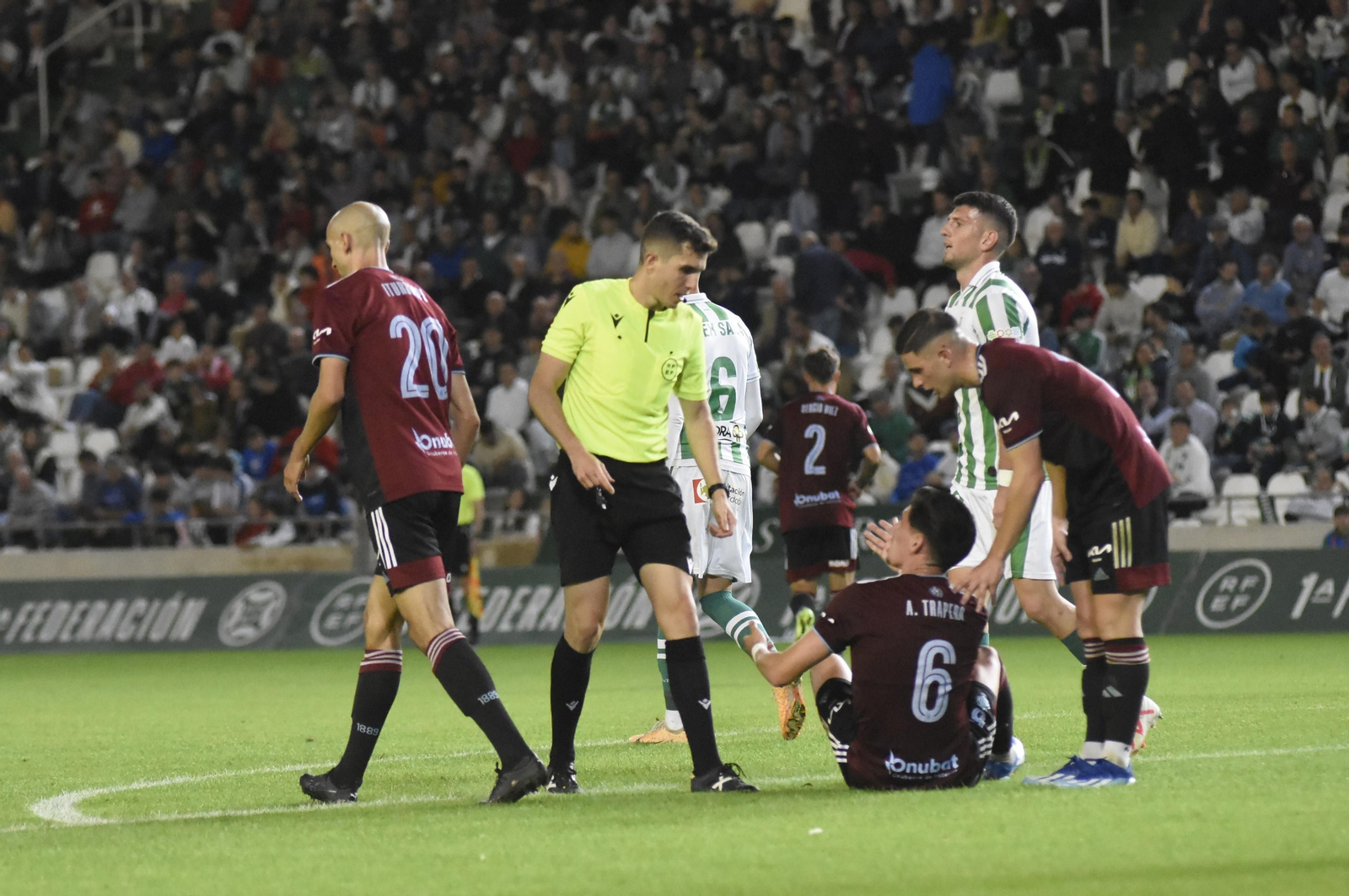 Imágenes del partido entre el Córdoba y el Recreativo de Huelva en El Arcángel