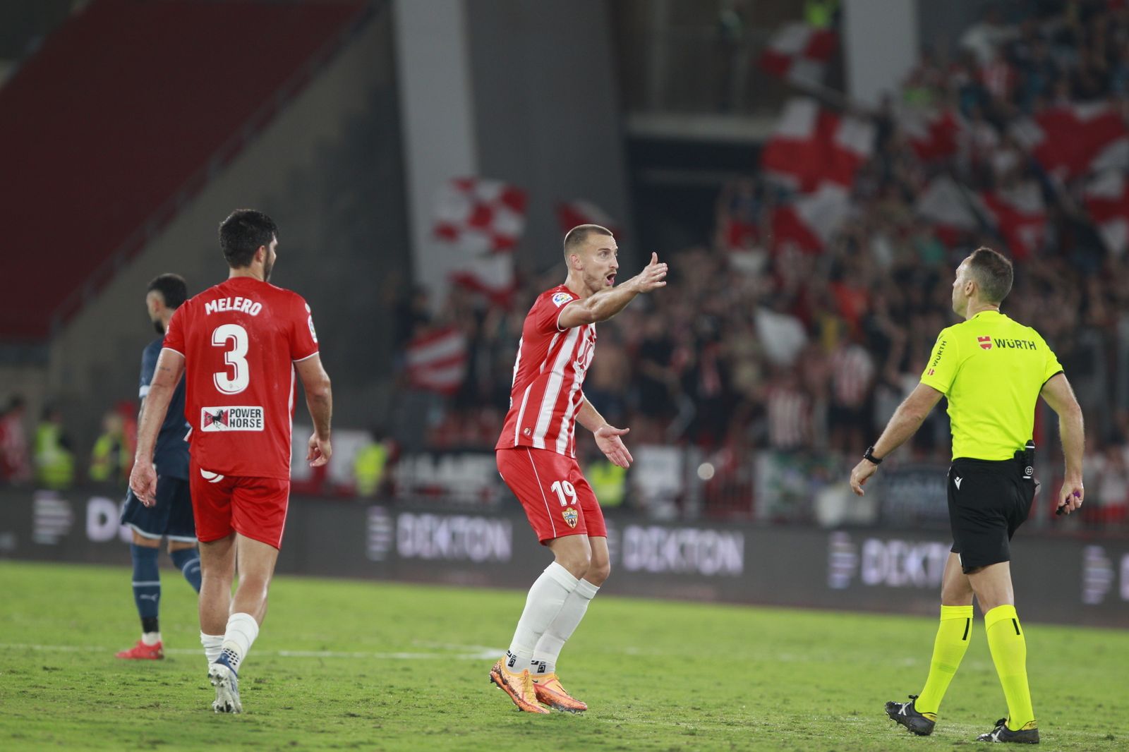 Imágenes del partido de fútbol U.D. Almería-Girona F.C.