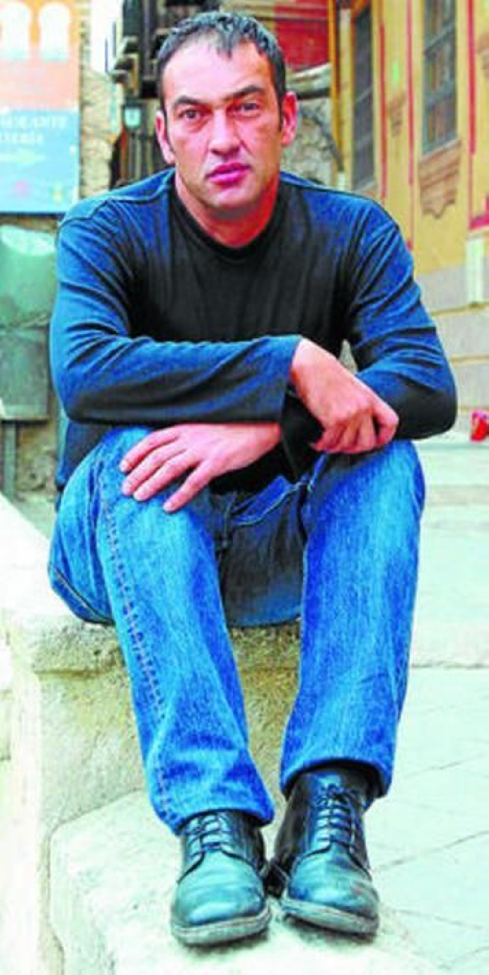 El profesor y escritor granadino José Luis Serrano.