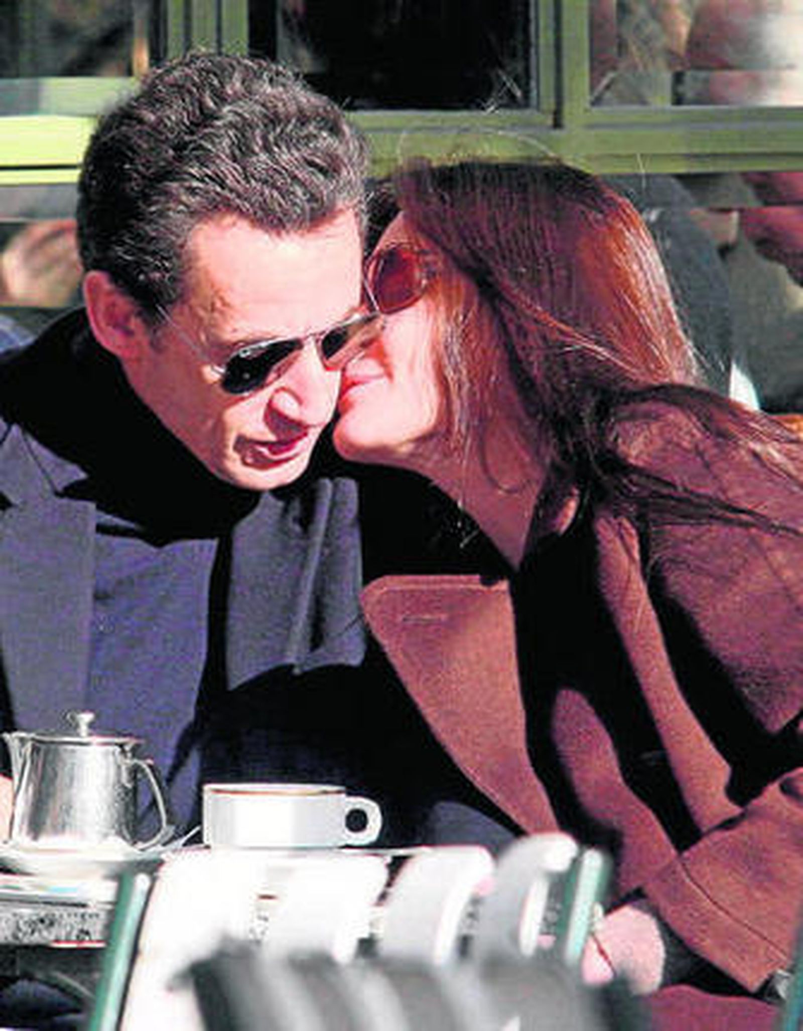 Carla Bruni prefiere tener "la boca cerrada" sobre su embarazo