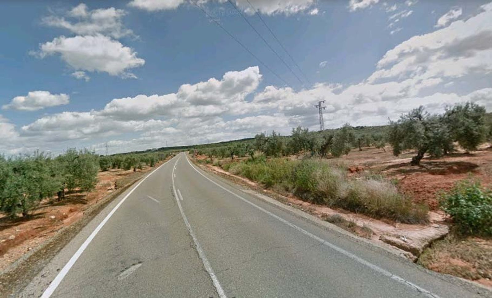La carretera A-8026 en el municipio sevillano de Alcalá de Guadaíra.