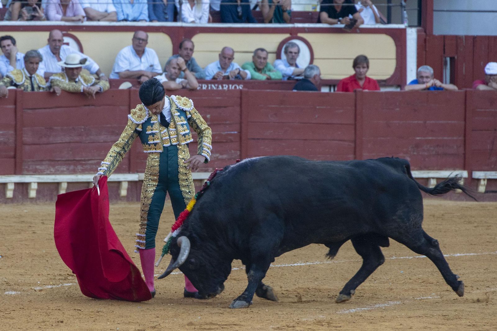 Las imágenes de la corrida de toros en El Puerto: puerta grande para Talavante