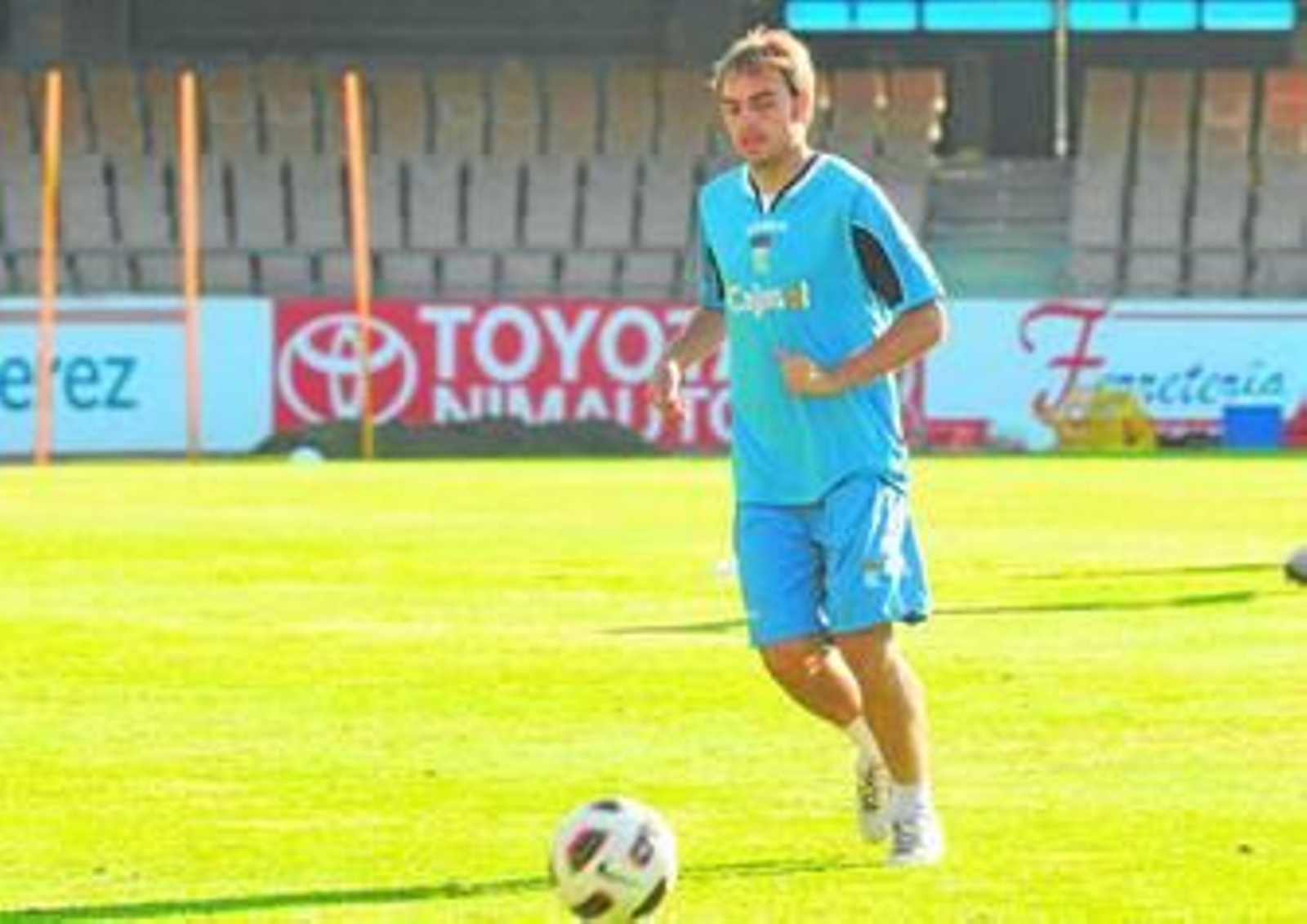 Héctor Font, que conoce bien a Onésimo, espera a un Huesca muy aguerrido.