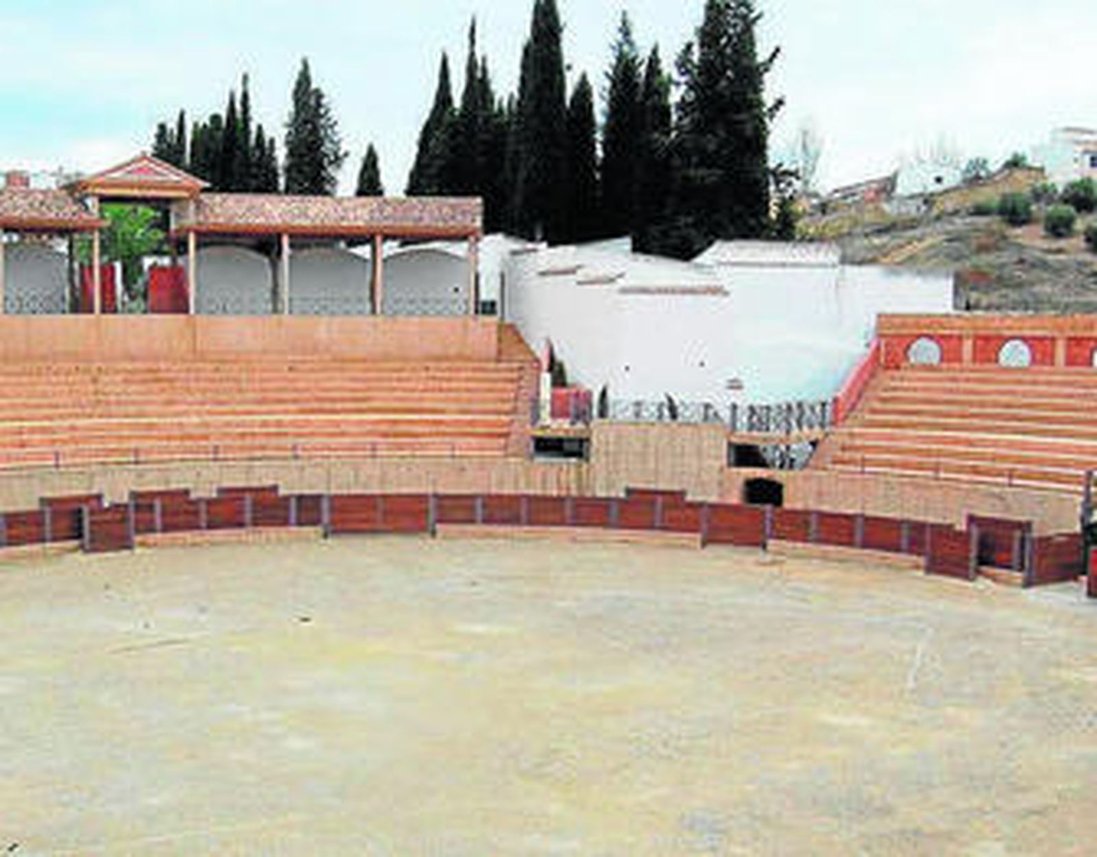Vista del coliseo de Almedinilla.