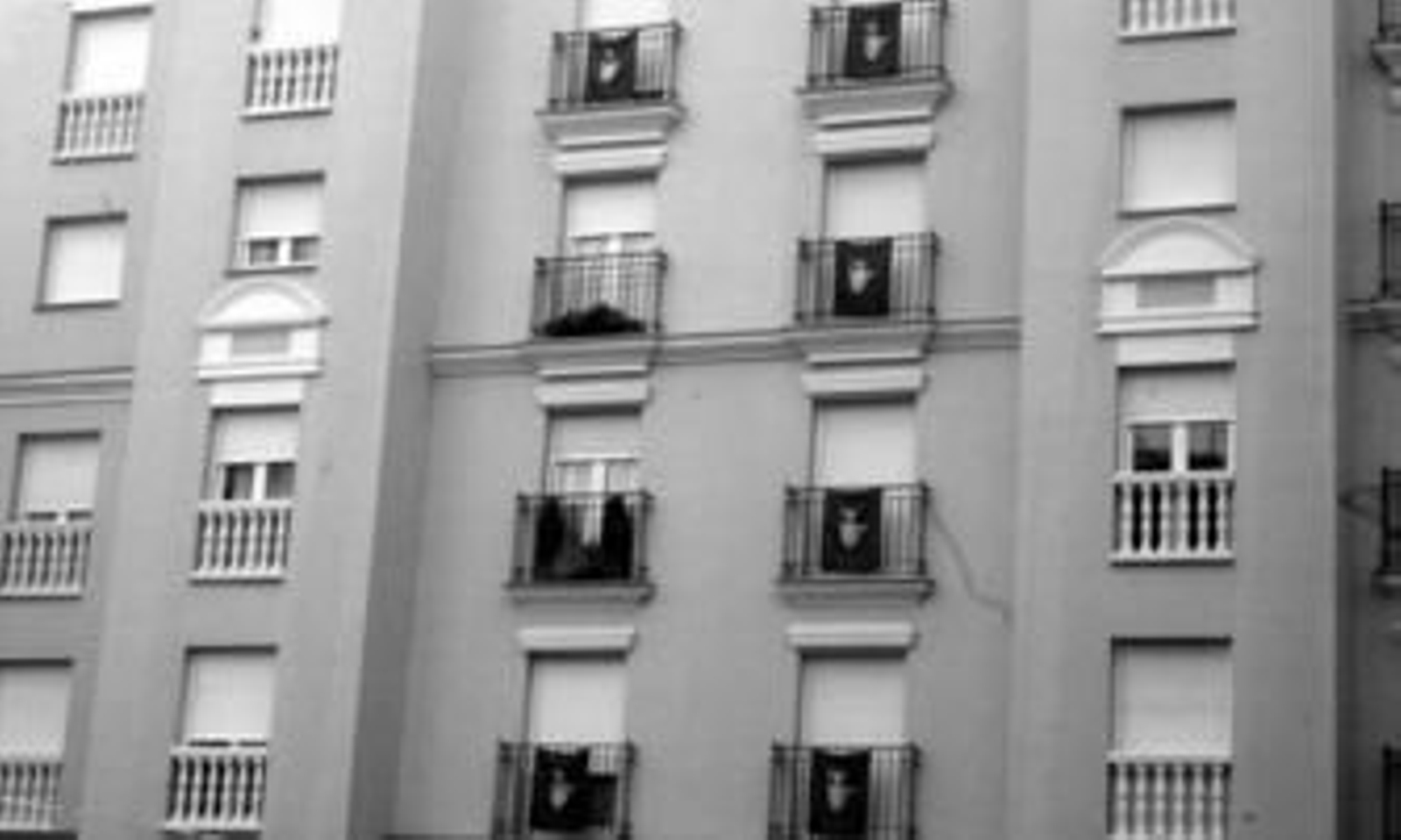 Los paños de la Plaza de la Iglesia en La Línea de la Concepción reflejan a la perfección el triunfo del Niño Jesús sobre Papá Noel.