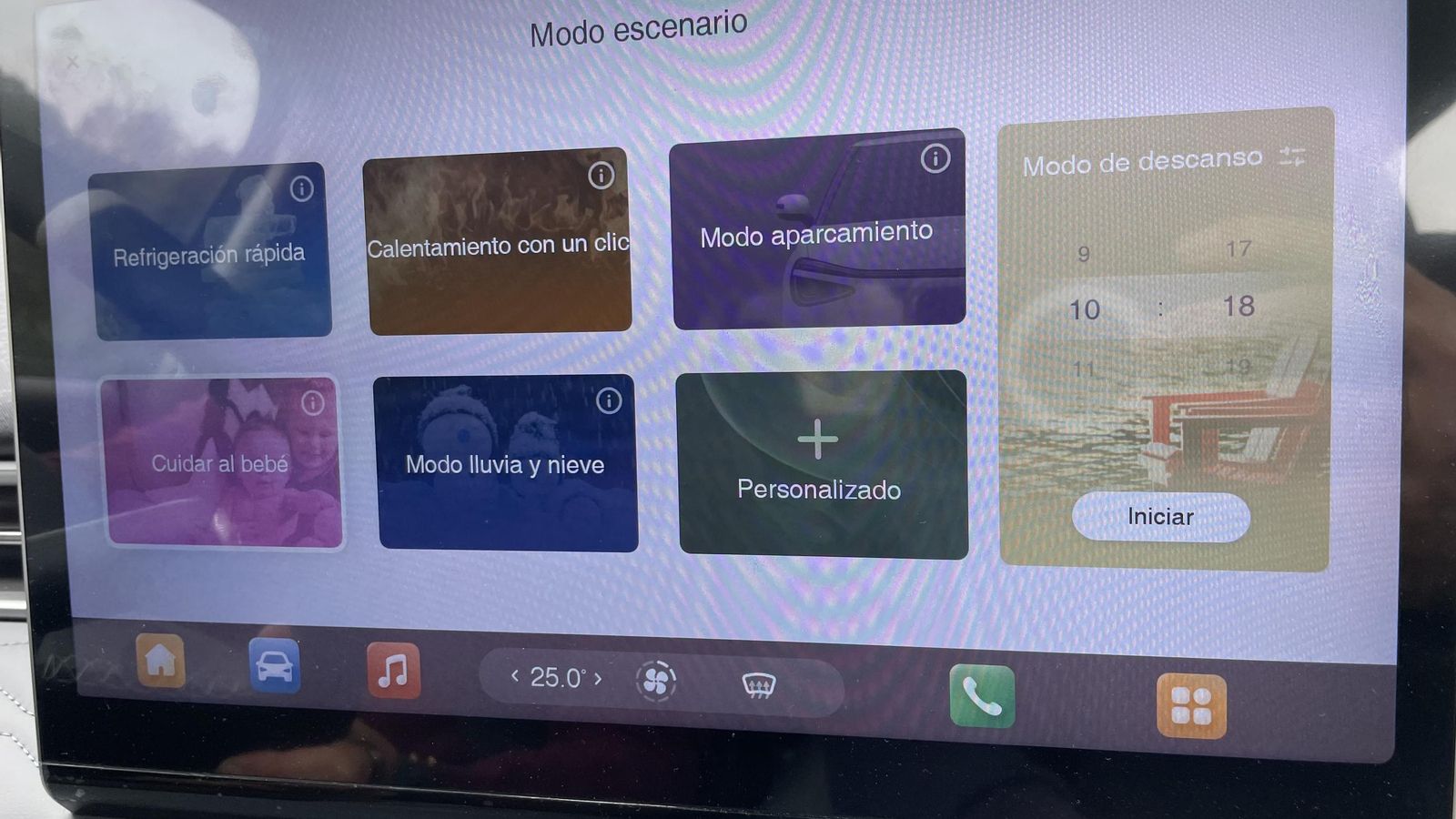 Ajustes de diversas funciones del Box permiten crear "escenarios" que, al elegirse, se modifican simultáneamente. Ajustes de diversas funciones del Box permiten crear "escenarios" que, al elegirse, se modifican simultáneamente.