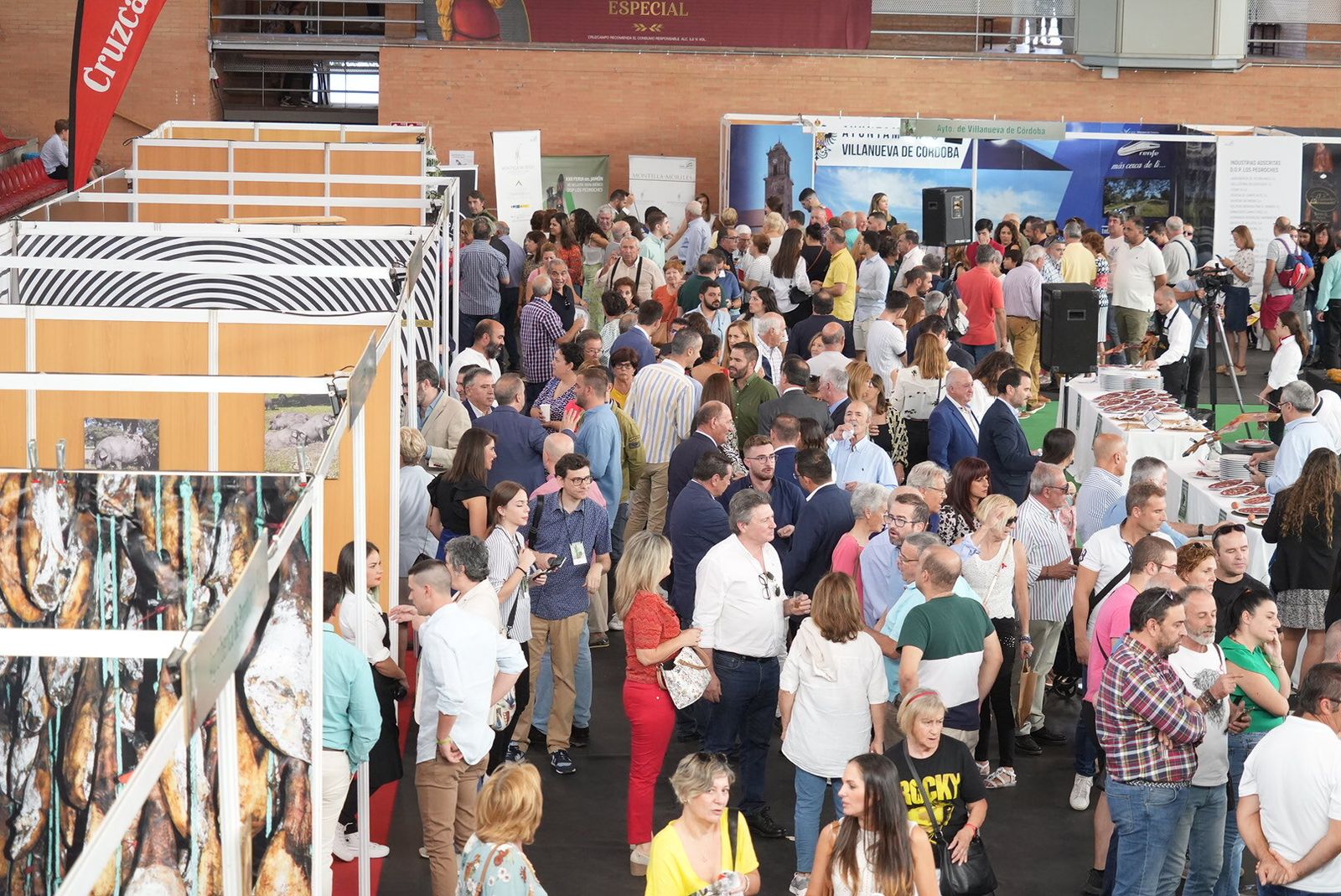 El día grande de la Feria del Jamón de Villanueva de Córdoba, en imágenes