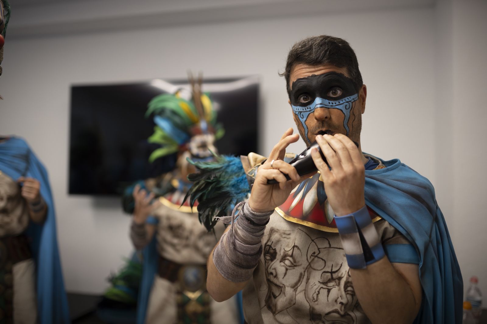 Imágenes de la actuación de la comparsa de Bollullos "El sacrificio" en el Carnaval Colombino