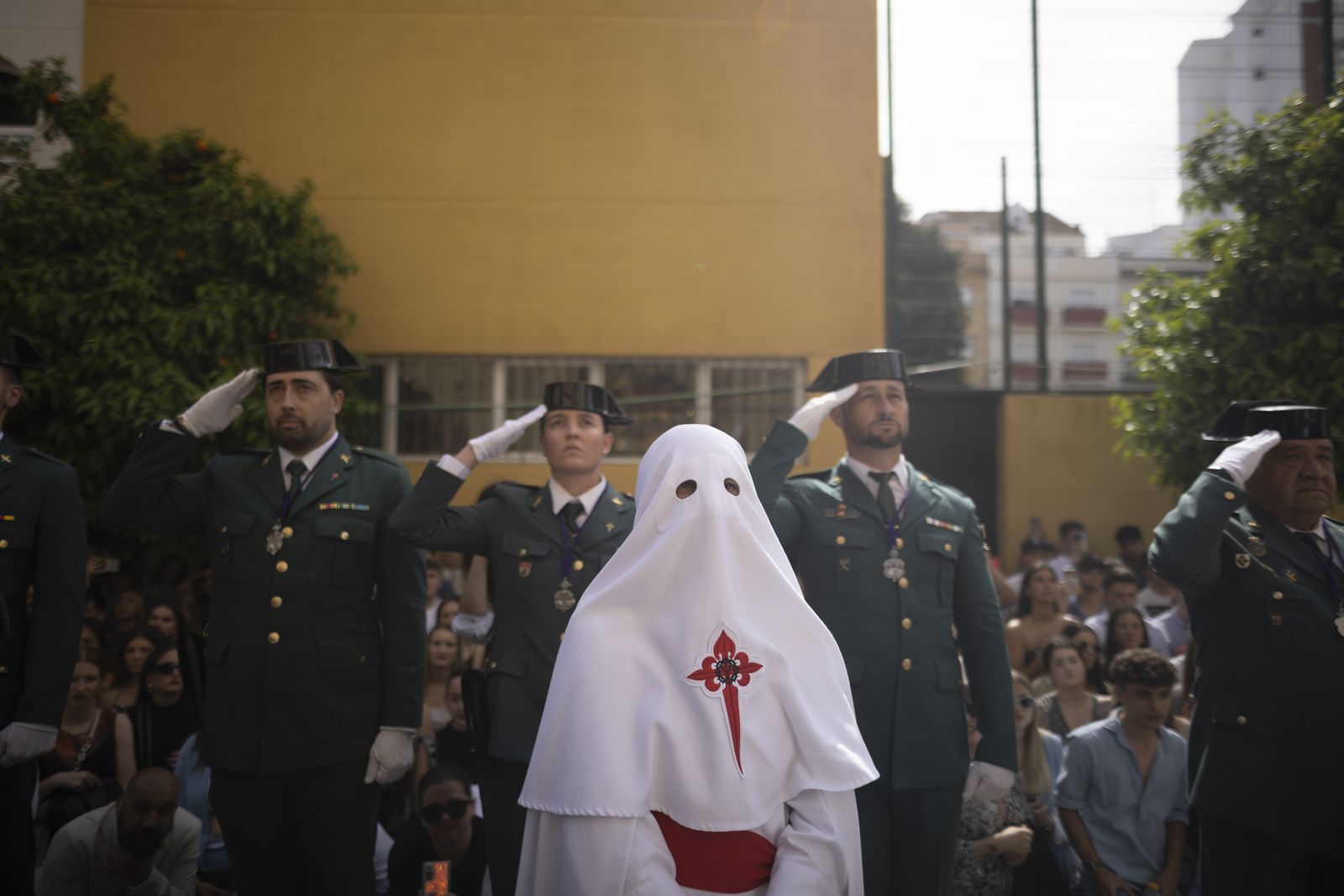 Lunes Santo: Tres Caídas en Huelva, en imágenes