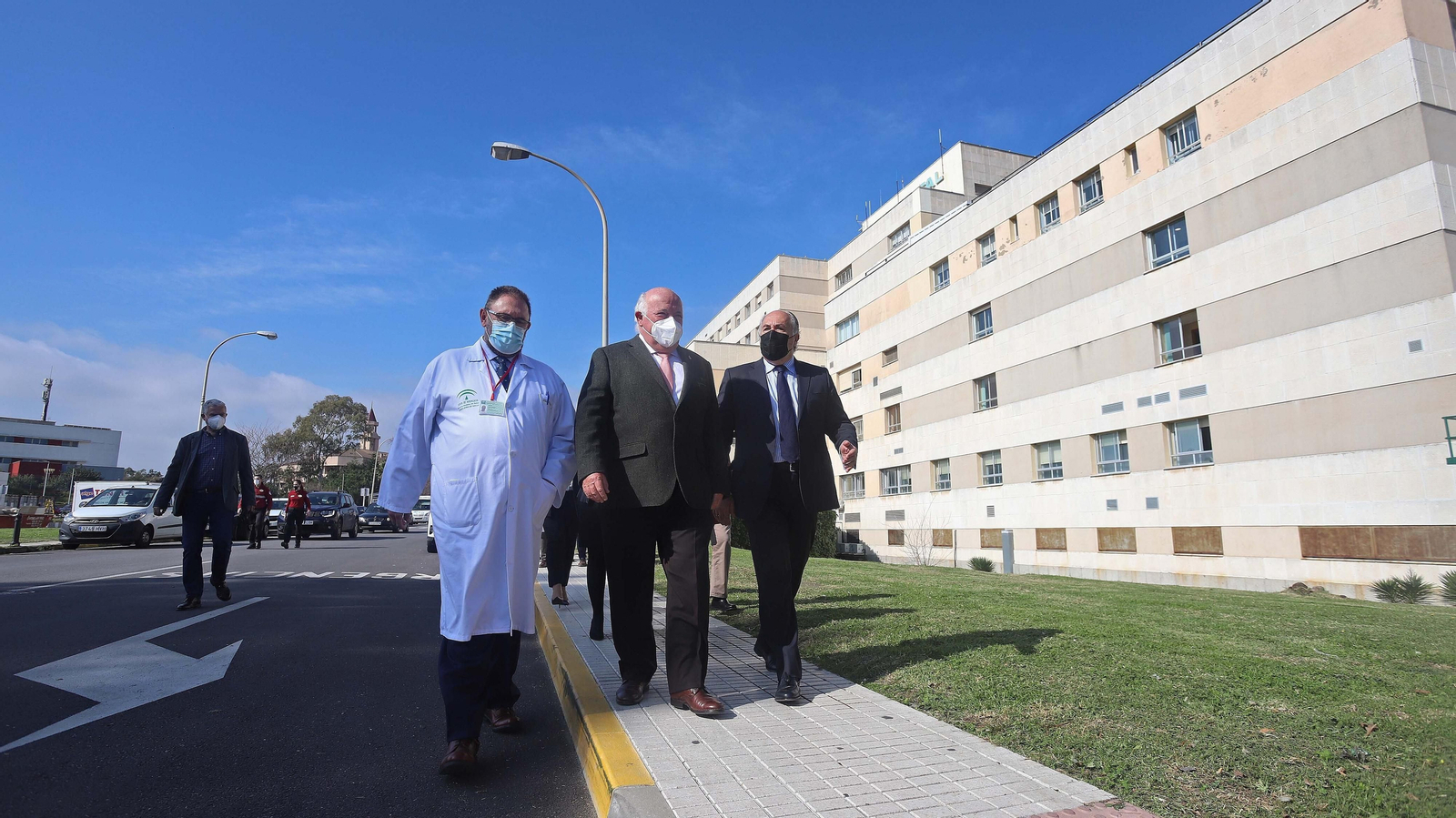 Visita de Jesús Aguirre al hospital Punta Europa en Algeciras