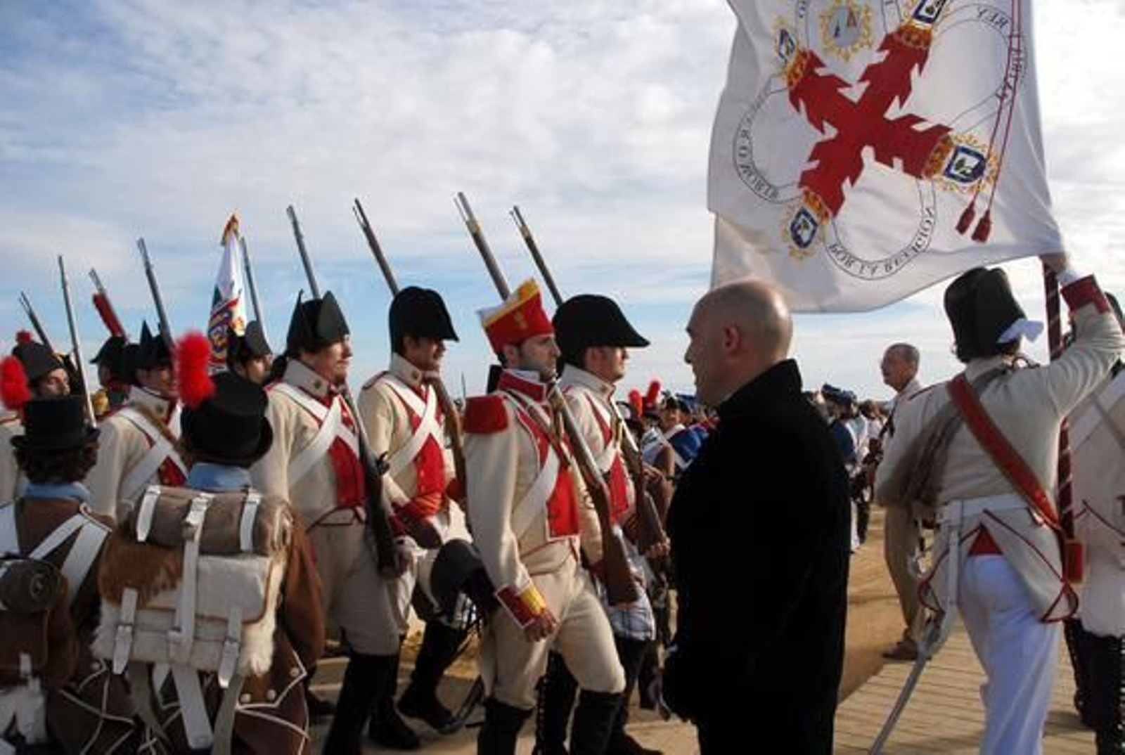 Unas 500 personas participan en la recreación de la batalla del Portazgo, en el entorno del puente Zuazo, con motivo del Bicentenario. 

Foto: Rioja