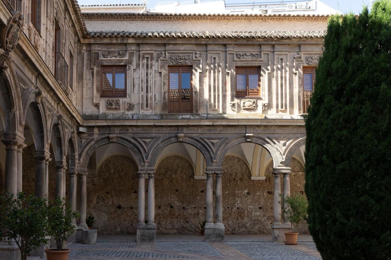 El Archivo Histórico Provincial de Jaén: de convento a guardián de la cultura El Archivo Histórico Provincial de Jaén: de convento a guardián de la cultura