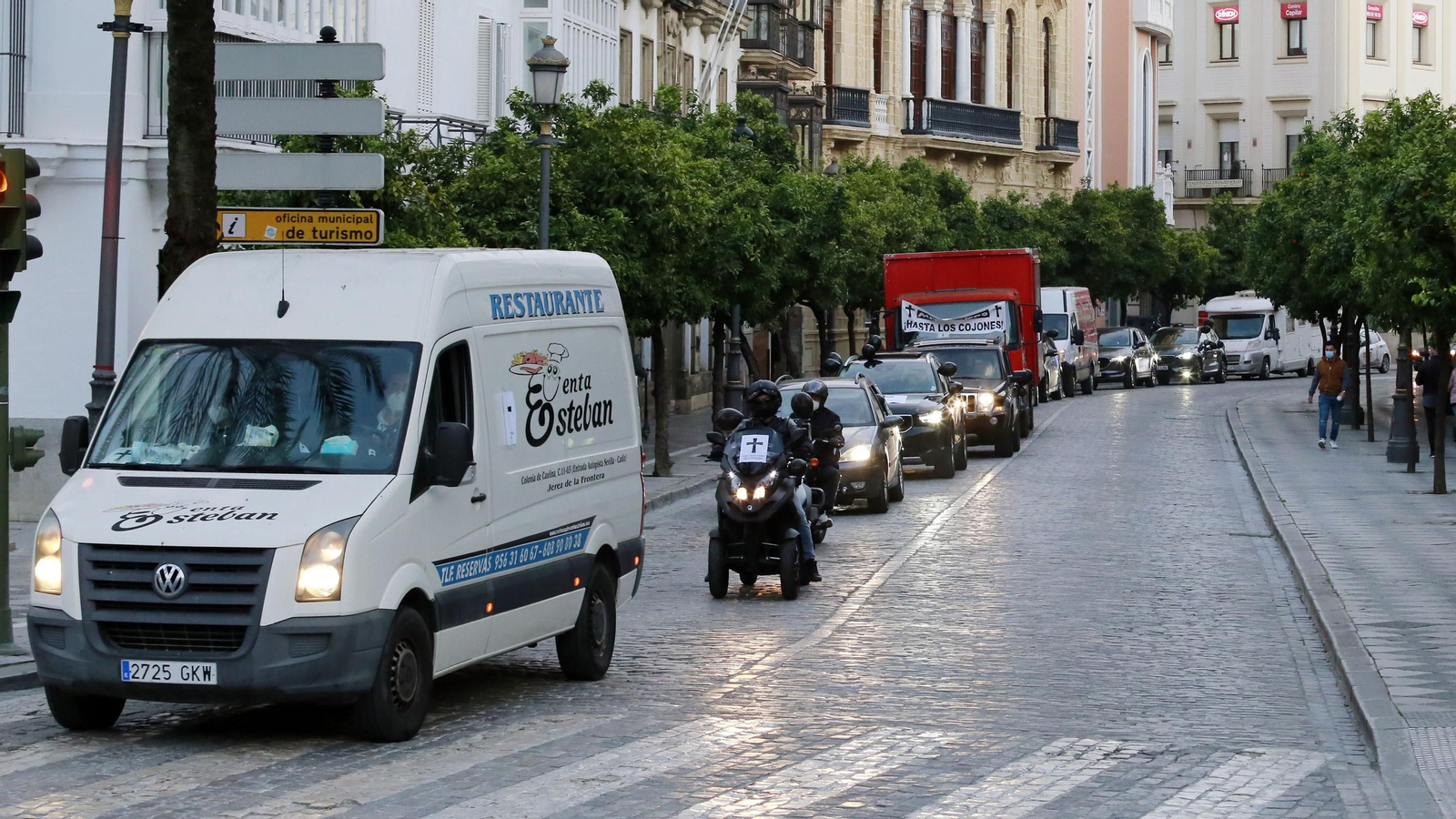 Los autónomos vuelven a manifestarse en caravana