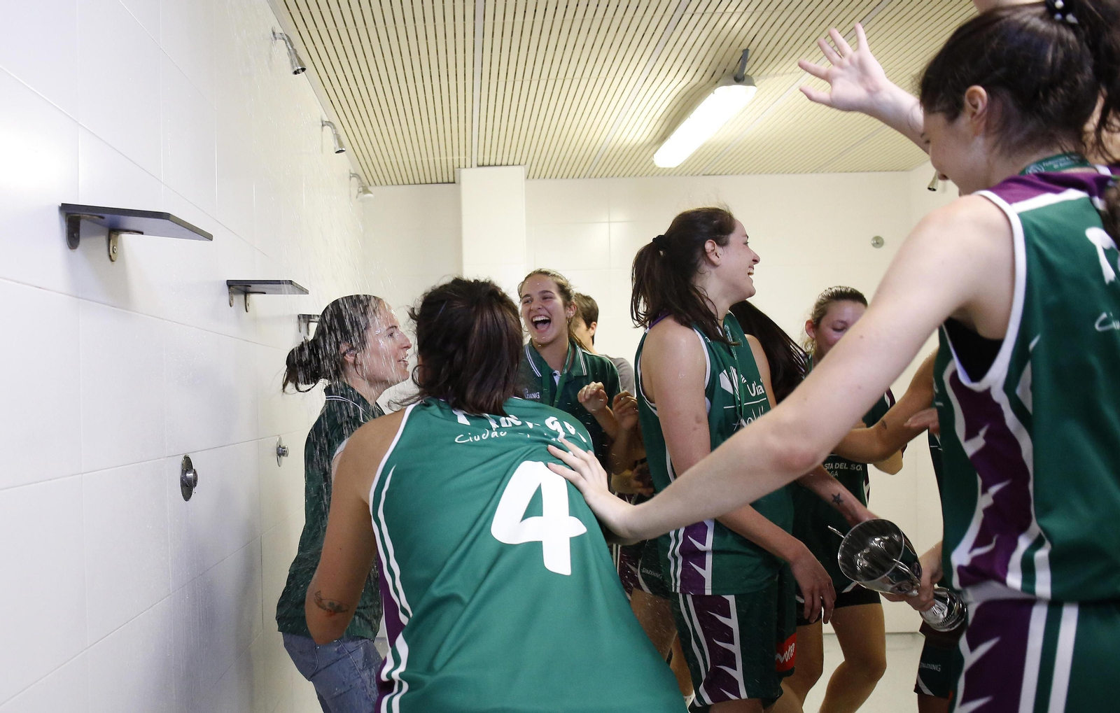 Las fotos del ascenso del Unicaja a la Liga Femenina 2