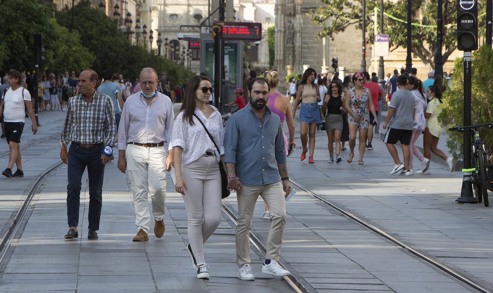 Una concurrida Avenida de la Constitución en una imagen reciente.
