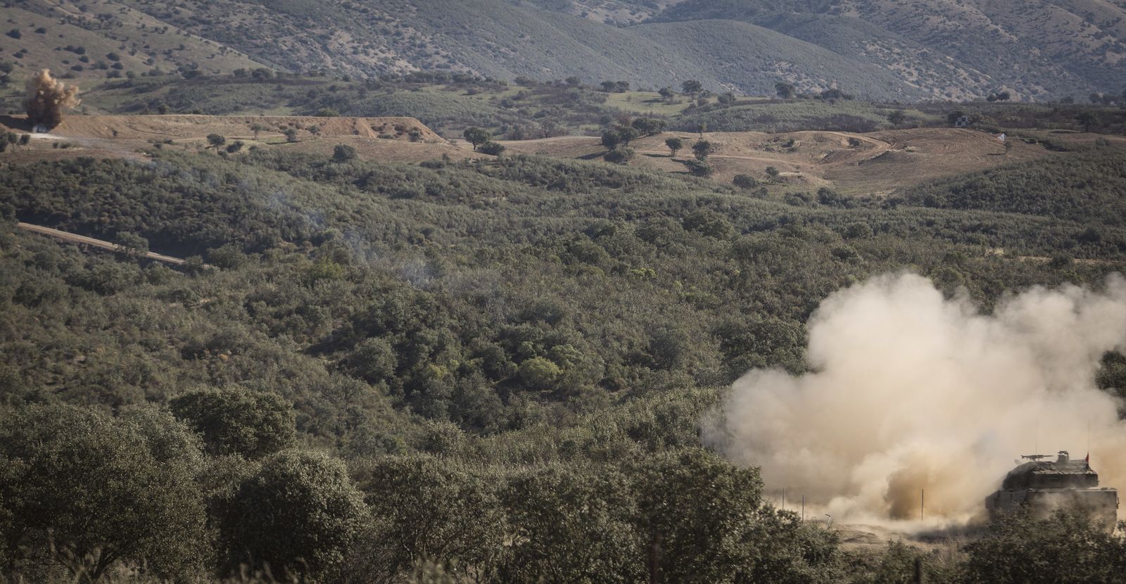 Maniobras del Ejército con destino a Letonia en Cerro Muriano