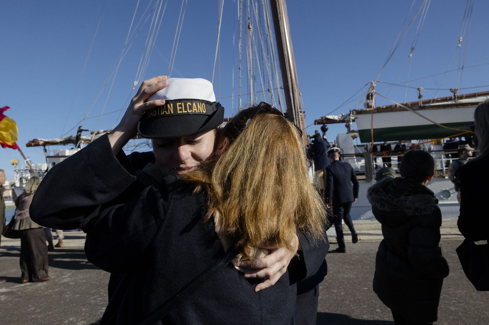 Las imágenes de la despedida del Juan Sebastián de Elcano