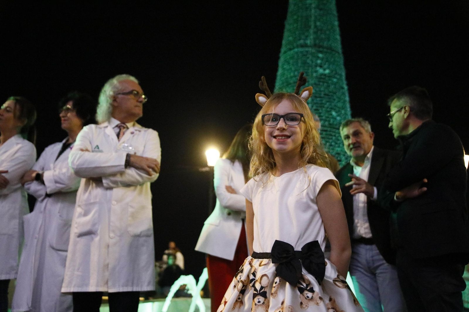 Las imágenes del encendido de la iluminación navideña en el Hospital Torrecárdenas de Almería