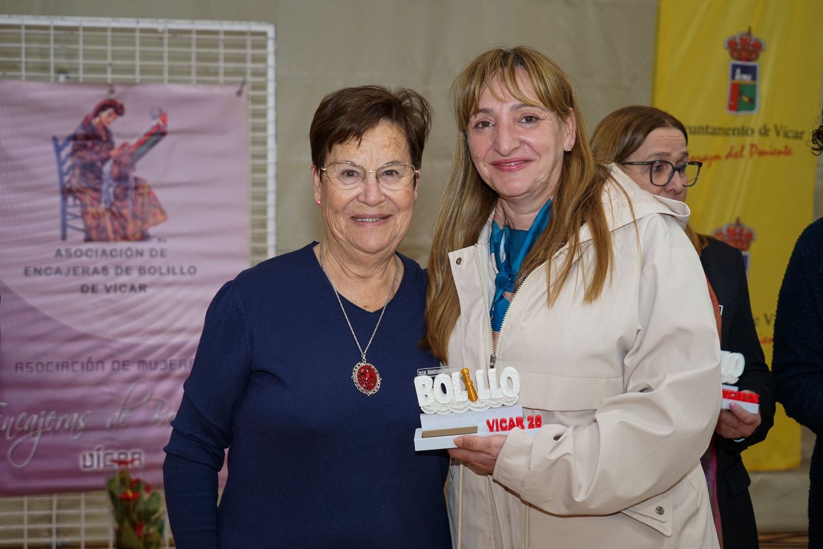 Encajeras de toda la provincia vuelven a convertir a Vícar en la capital de la artesanía y la tradición