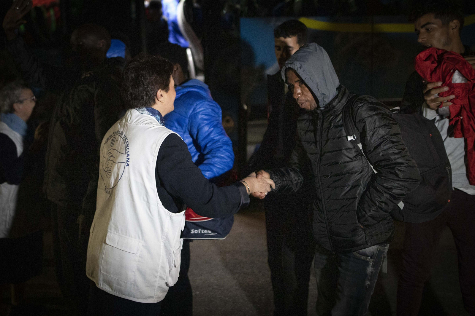 Así ha sido la llegada al albergue granadino de Víznar de más de un centenar de migrantes llegados de Canarias