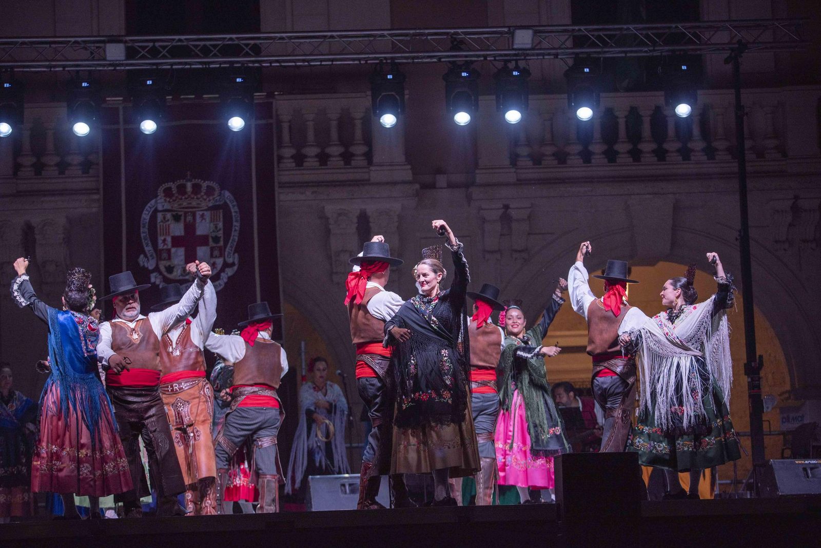 Actuación de la Asociación Folclórica ‘Renacer’ de Badajoz.