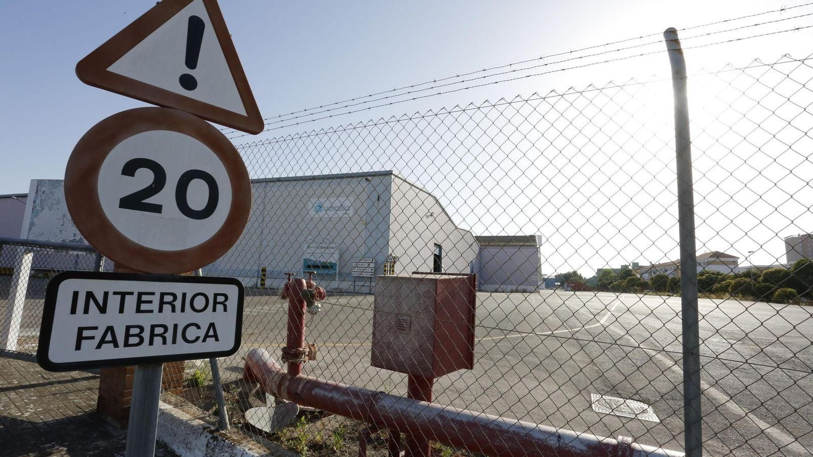 Acceso a la antigua fábrica de botellas de Jerez.